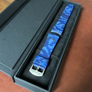 Horus rubber watch strap- blue camo- 20mm lug width , very sharp!
